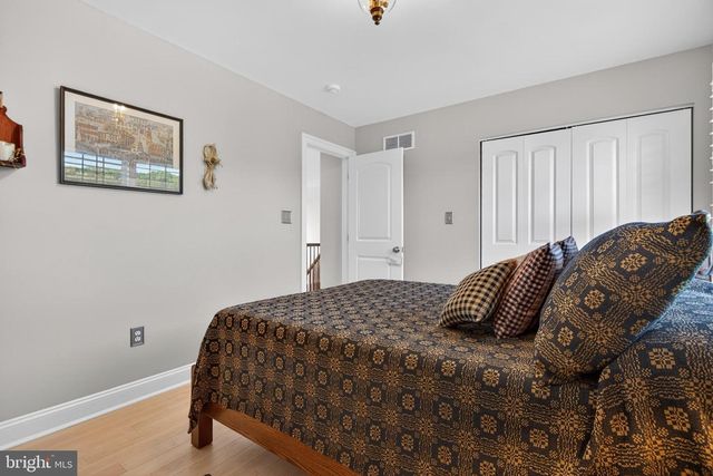 2510 DONLENIK DR, York, PA 17402