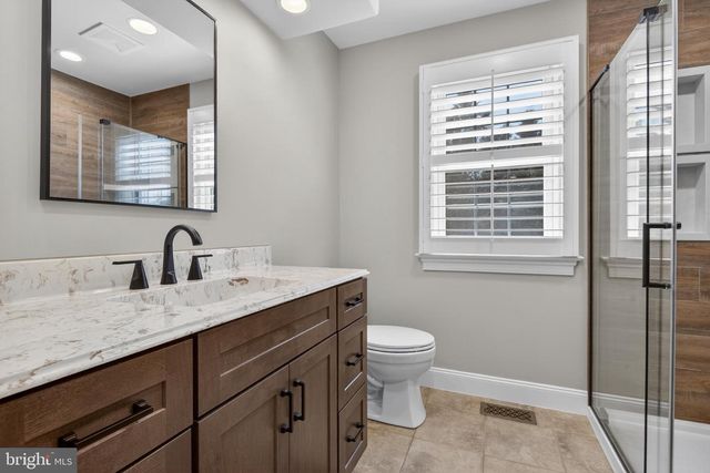 2510 DONLENIK DR, York, PA 17402