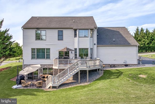 2510 DONLENIK DR, York, PA 17402