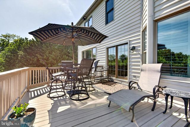 2510 DONLENIK DR, York, PA 17402