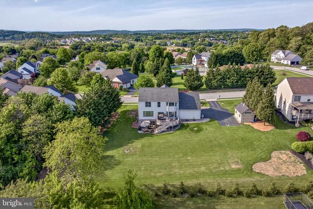 2510 DONLENIK DR, York, PA 17402