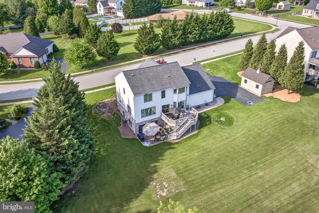 2510 DONLENIK DR, York, PA 17402