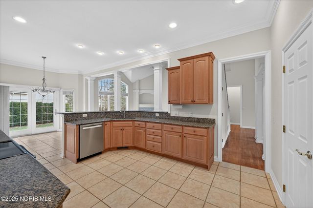 7864 Windsor Wood Court, Maumee, OH 43537