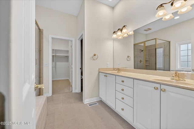 7864 Windsor Wood Court, Maumee, OH 43537