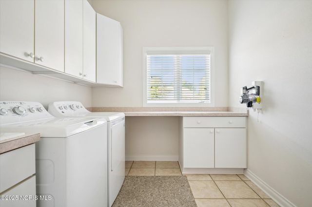 7864 Windsor Wood Court, Maumee, OH 43537