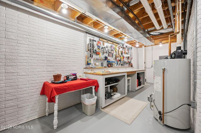 7864 Windsor Wood Court, Maumee, OH 43537