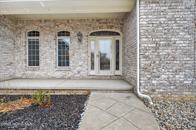 7864 Windsor Wood Court, Maumee, OH 43537