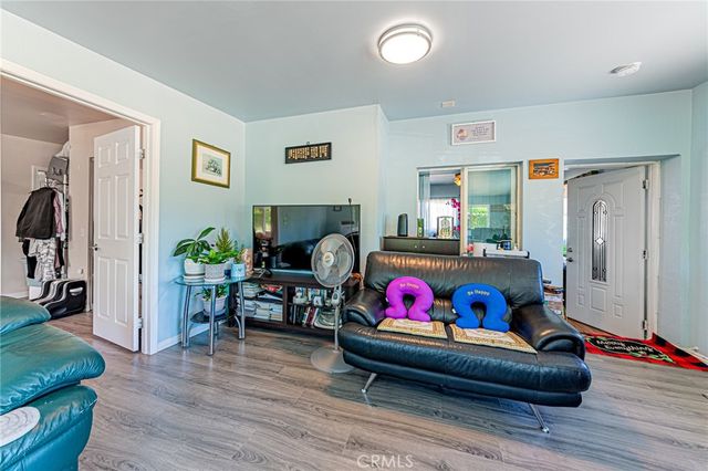 11126 E Avenue W8, Pearblossom, CA 93553