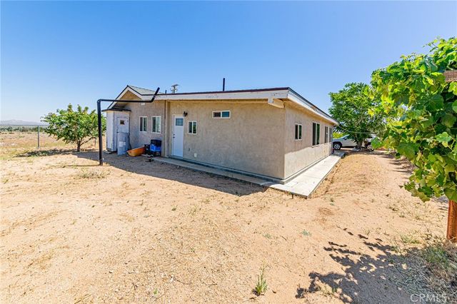 11126 E Avenue W8, Pearblossom, CA 93553