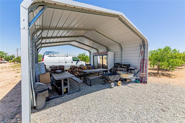 11126 E Avenue W8, Pearblossom, CA 93553