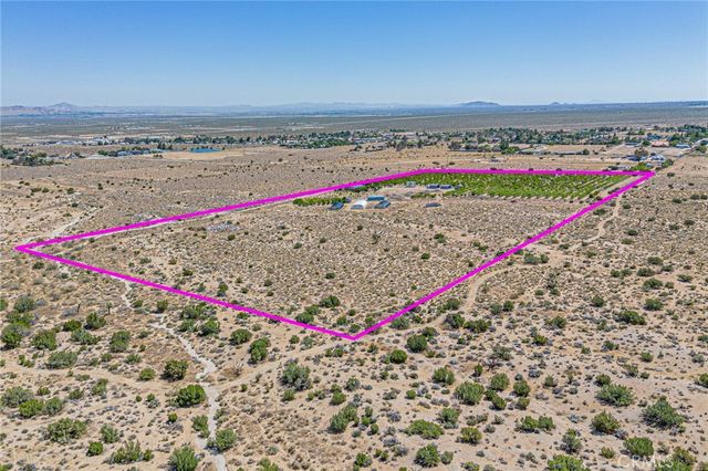 11126 E Avenue W8, Pearblossom, CA 93553