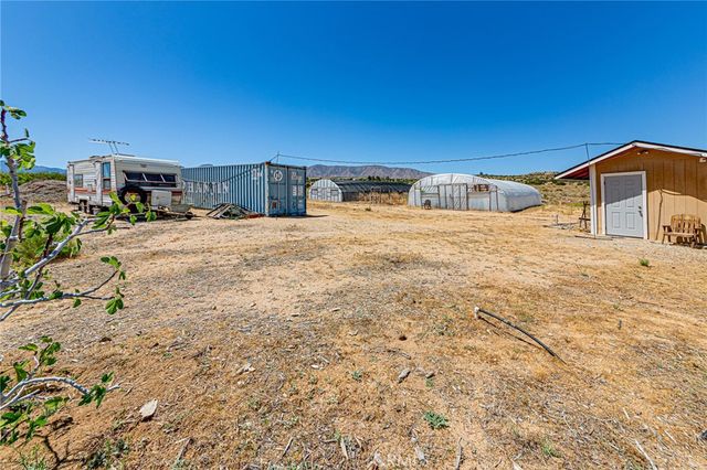 11126 E Avenue W8, Pearblossom, CA 93553