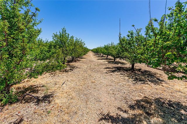 11126 E Avenue W8, Pearblossom, CA 93553