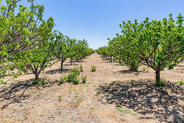 11126 E Avenue W8, Pearblossom, CA 93553