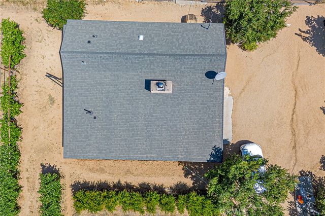 11126 E Avenue W8, Pearblossom, CA 93553