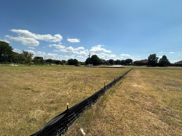 1124 E Parkerville Road, Desoto, TX 75115