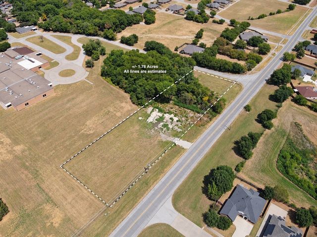 1124 E Parkerville Road, Desoto, TX 75115