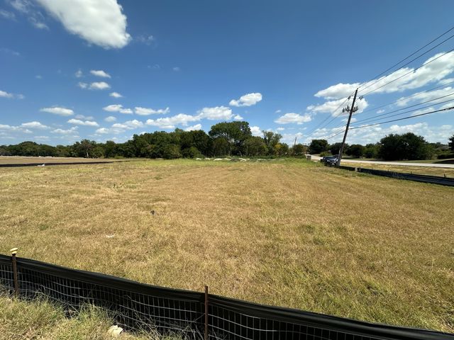 1124 E Parkerville Road, Desoto, TX 75115