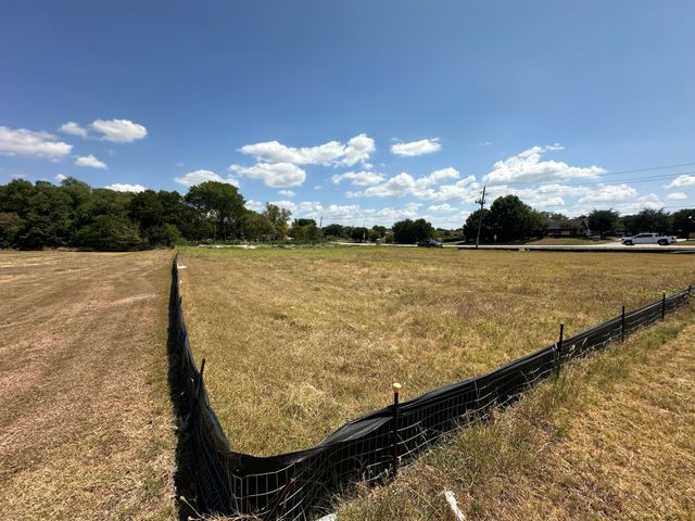 1124 E Parkerville Road, Desoto, TX 75115