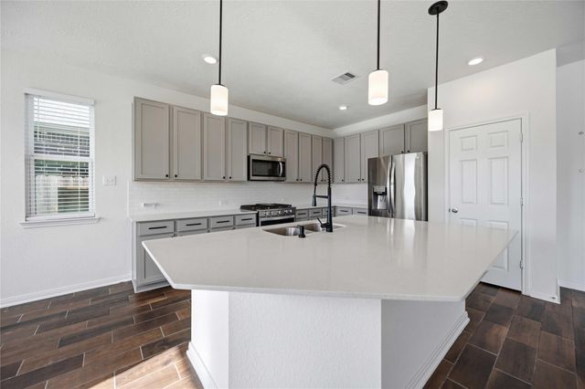 2111 Katalonia Lane, Fresno, TX 77545