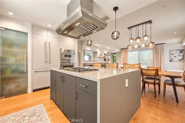 10612 Bloomfield Street, Toluca Lake, CA 91602