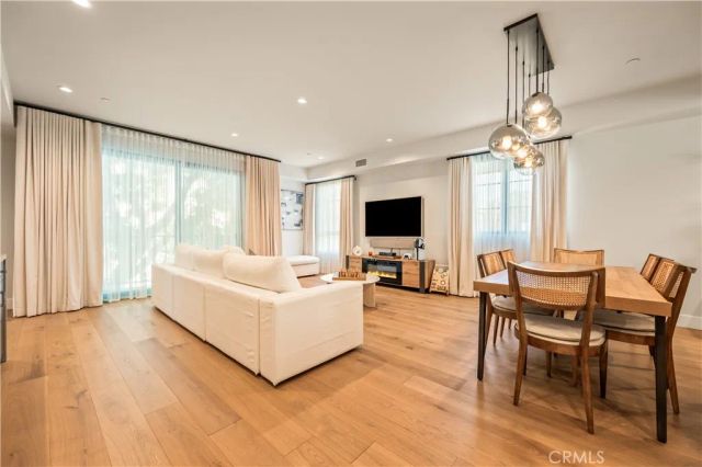 10612 Bloomfield Street, Toluca Lake, CA 91602