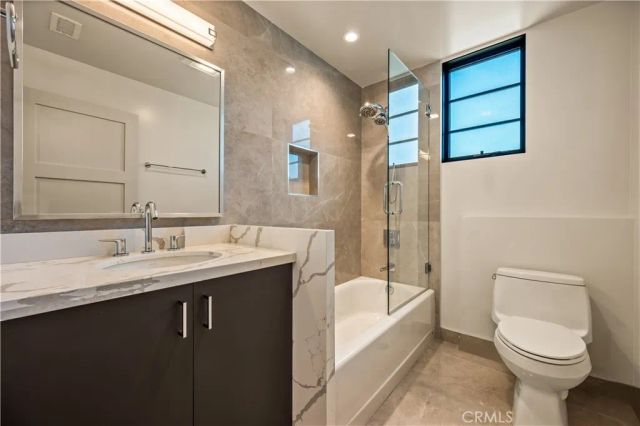 10612 Bloomfield Street, Toluca Lake, CA 91602