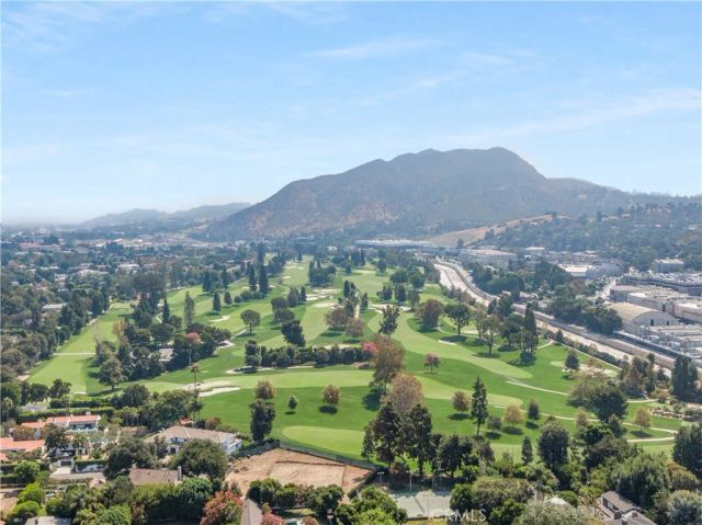10612 Bloomfield Street, Toluca Lake, CA 91602