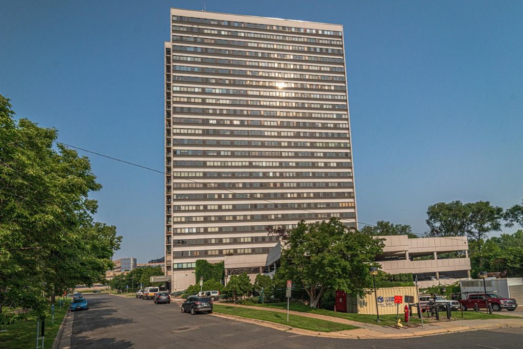 1920 S 1st Street 1002, Minneapolis, MN 55454
