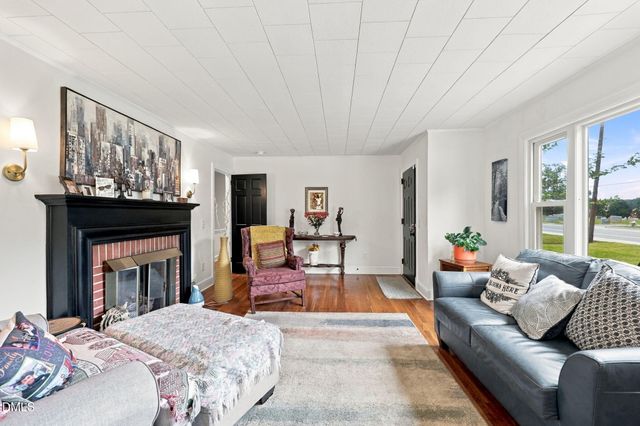 517 E Pine Street, Graham, NC 27253