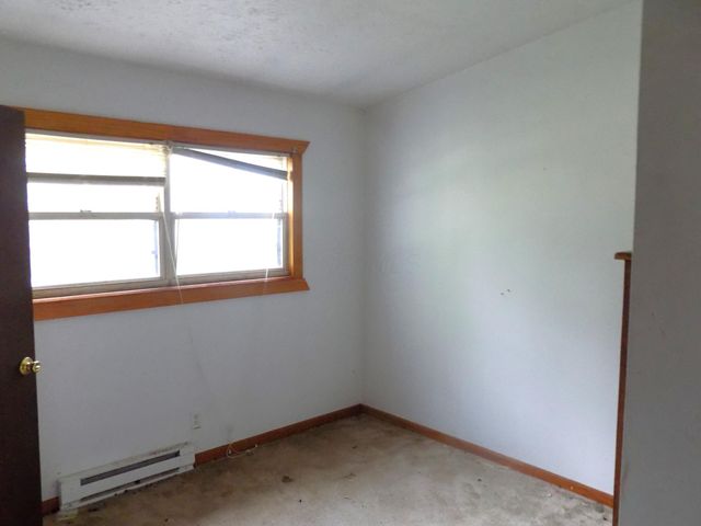 72 Mccoy Road, Saint Louisville, OH 43071