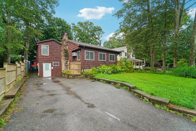 16 Rogers Lane, Yorktown Heights, NY 10598