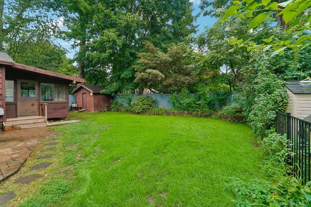 16 Rogers Lane, Yorktown Heights, NY 10598