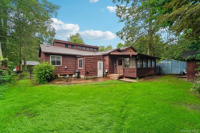 16 Rogers Lane, Yorktown Heights, NY 10598