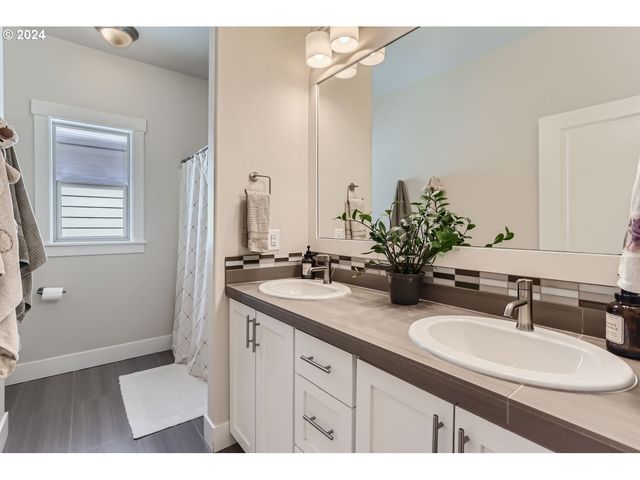 13632 Sw 174TH Loop, Sherwood, OR 97140