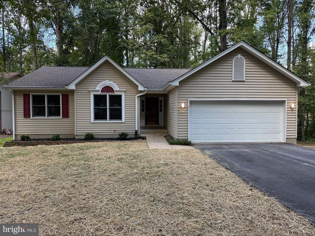 305 FAIRWAY DR, Locust Grove, VA 22508