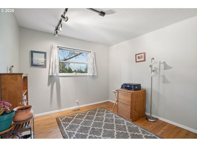 2355 Sw SANDALWOOD Ave, Beaverton, OR 97005