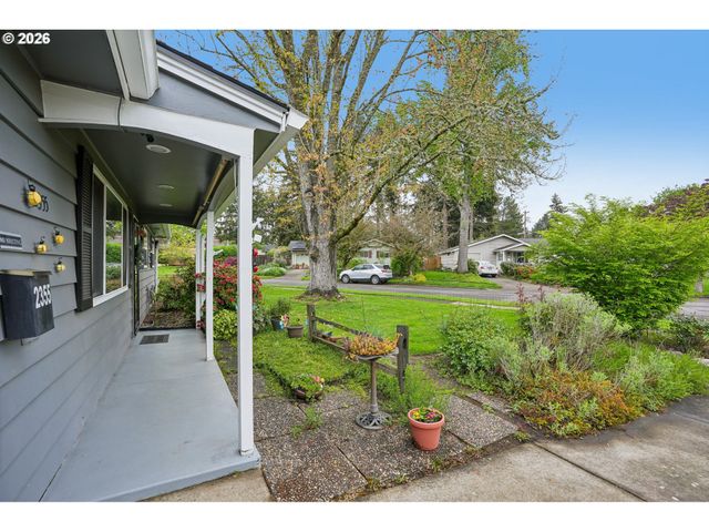 2355 Sw SANDALWOOD Ave, Beaverton, OR 97005