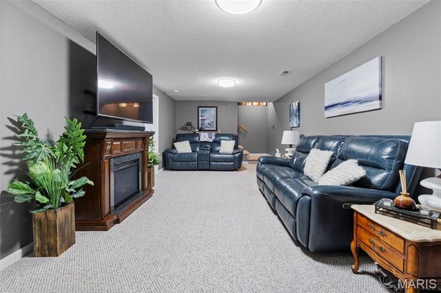 9 Davis Woods, Collinsville, IL 62234