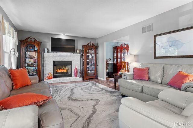 9 Davis Woods, Collinsville, IL 62234