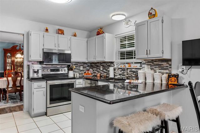 9 Davis Woods, Collinsville, IL 62234