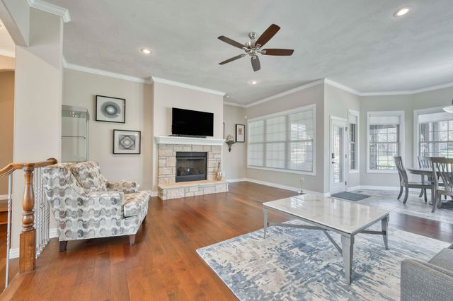 8310 Rolling Hills Drive, Nixa, MO 65714