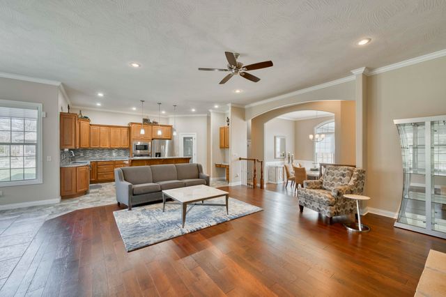 8310 Rolling Hills Drive, Nixa, MO 65714