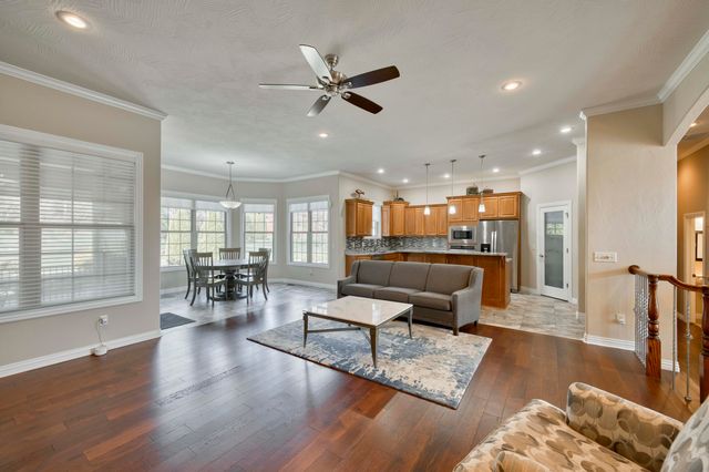 8310 Rolling Hills Drive, Nixa, MO 65714