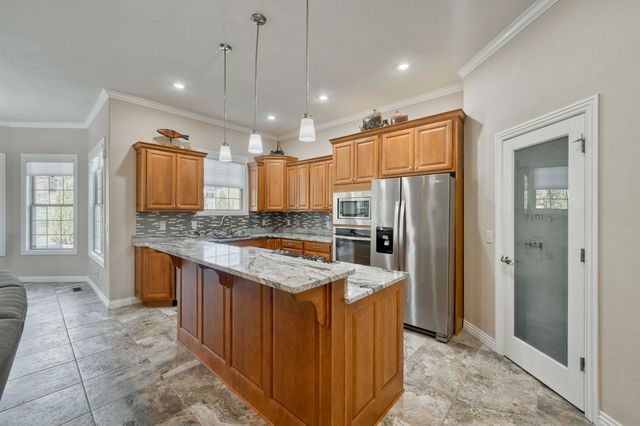 8310 Rolling Hills Drive, Nixa, MO 65714