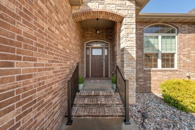 8310 Rolling Hills Drive, Nixa, MO 65714