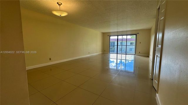 16210 Laurel Dr 203, Weston, FL 33326