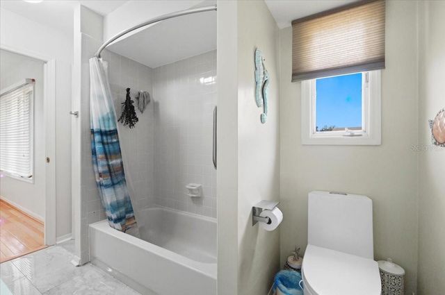 992 SPINNAKER COURT, Tarpon Springs, FL 34689