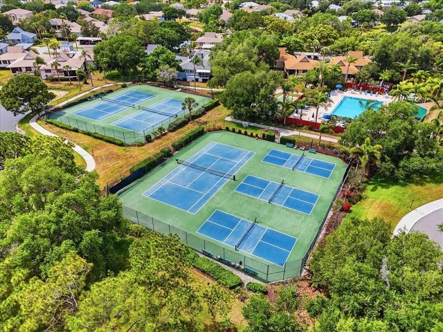 992 SPINNAKER COURT, Tarpon Springs, FL 34689
