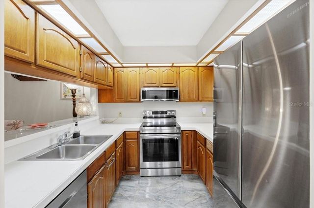 992 SPINNAKER COURT, Tarpon Springs, FL 34689